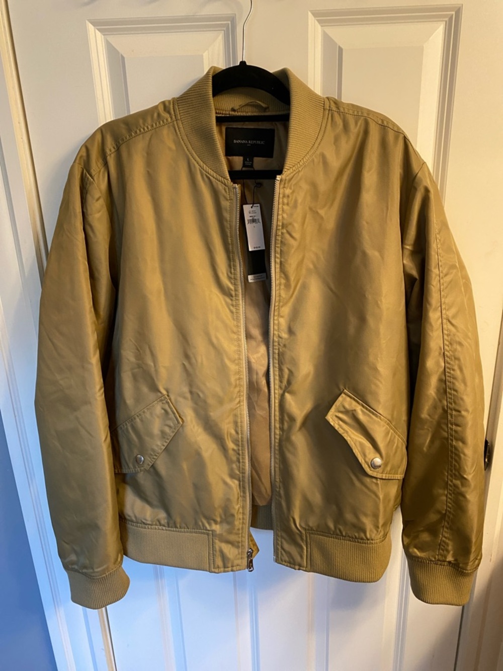 Banana Republic Men's nylon Tan Bomber Jacket size L